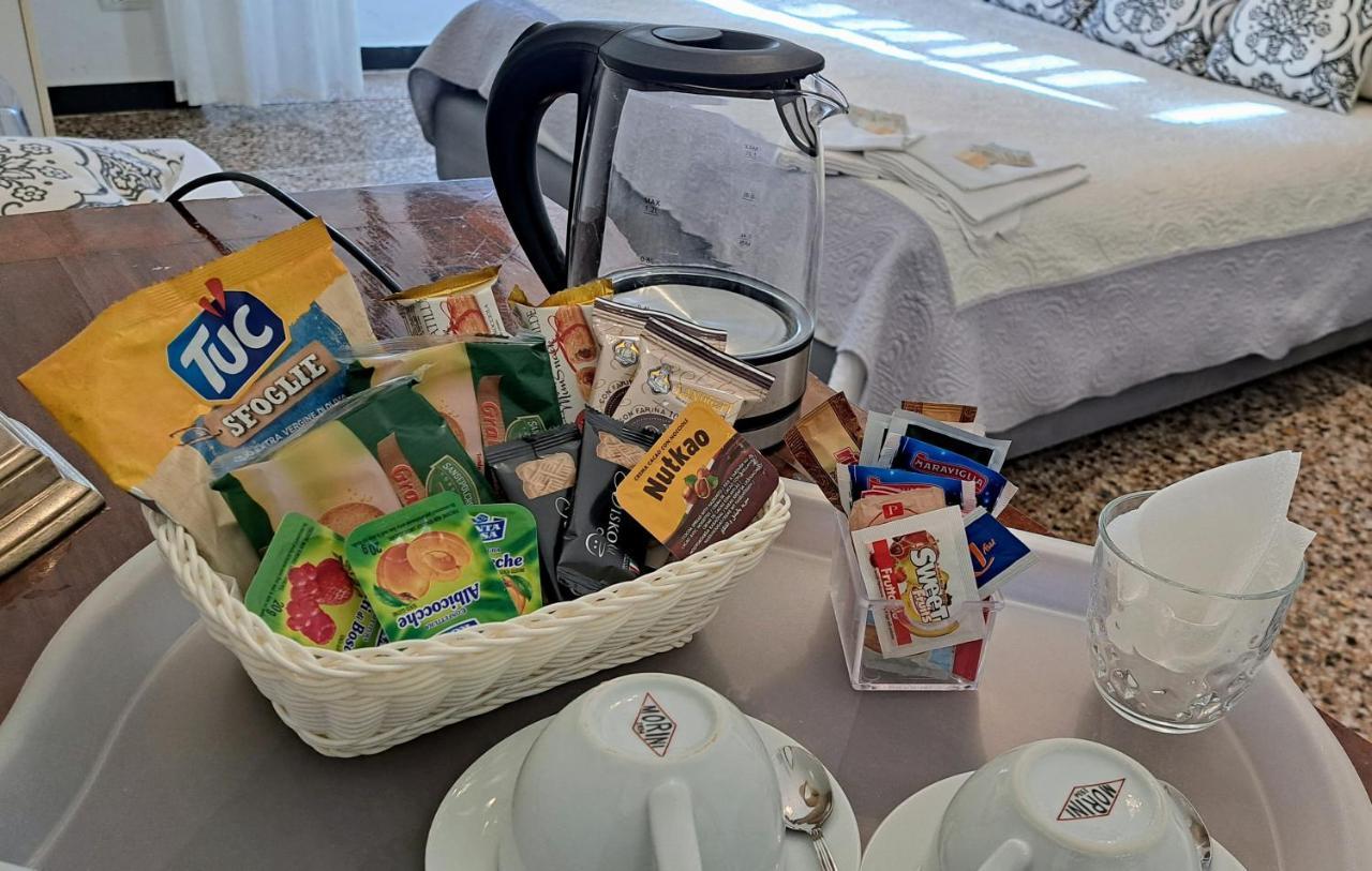 Dora Aurea Hotel Levanto Luaran gambar